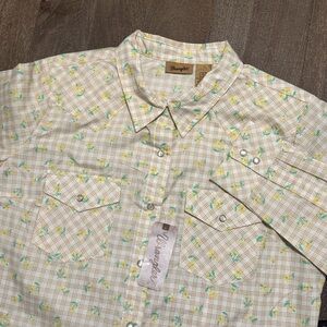 Wrangler Women’s Long Sleeve Button Snap Blouse Yellow Plaid Floral NWT Size L